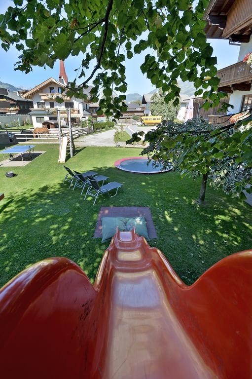 Pension Traube Uderns Exteriér fotografie