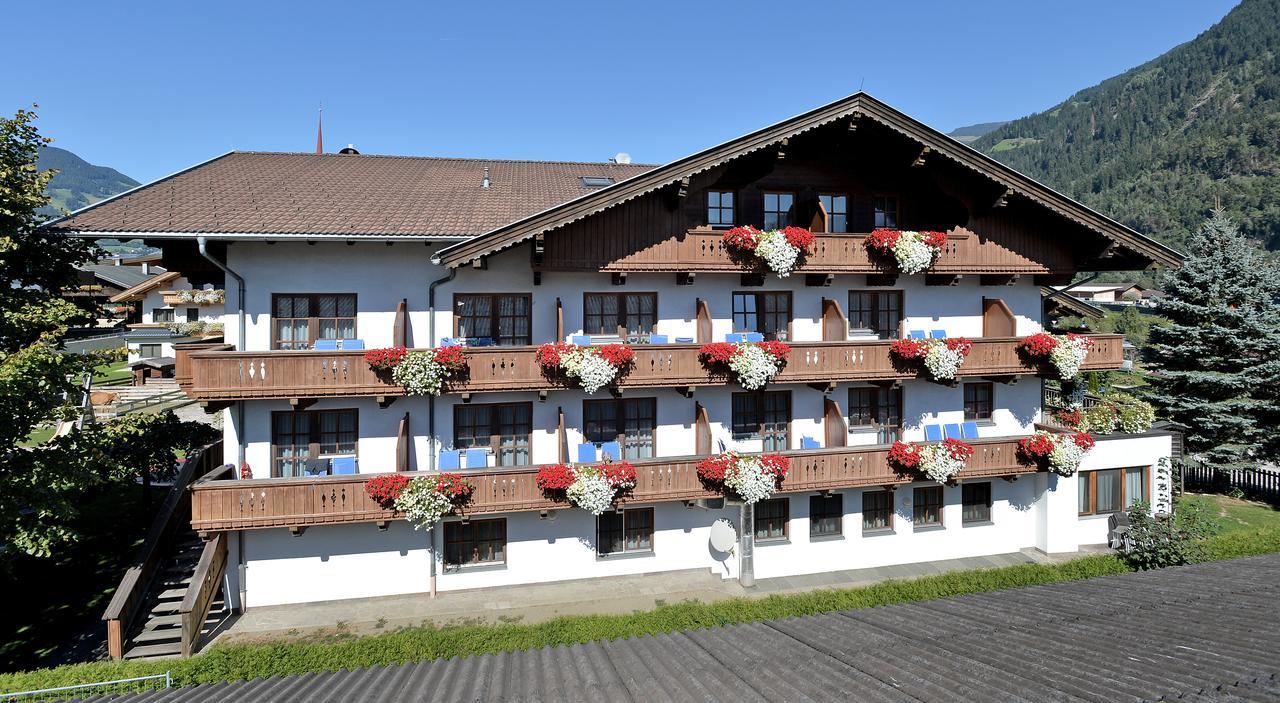 Pension Traube Uderns Exteriér fotografie